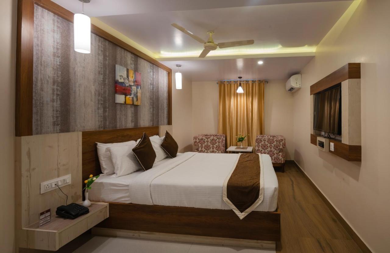 Hotel Monarch International Bangalore Exteriör bild