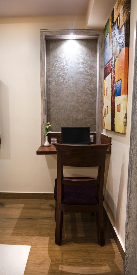 Hotel Monarch International Bangalore Exteriör bild