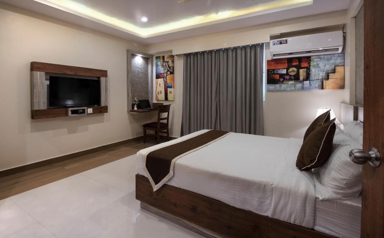 Hotel Monarch International Bangalore Exteriör bild