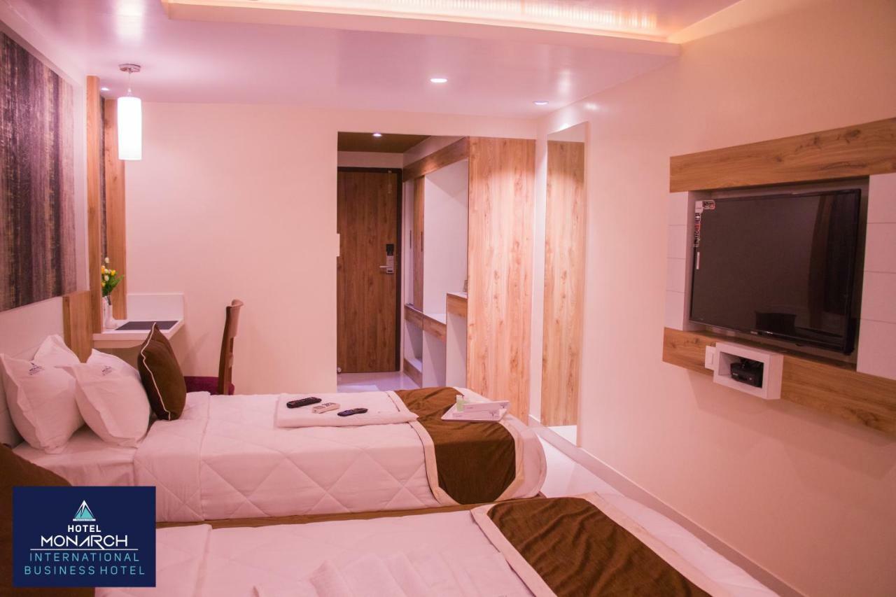 Hotel Monarch International Bangalore Exteriör bild