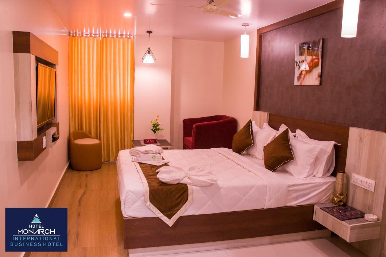 Hotel Monarch International Bangalore Exteriör bild