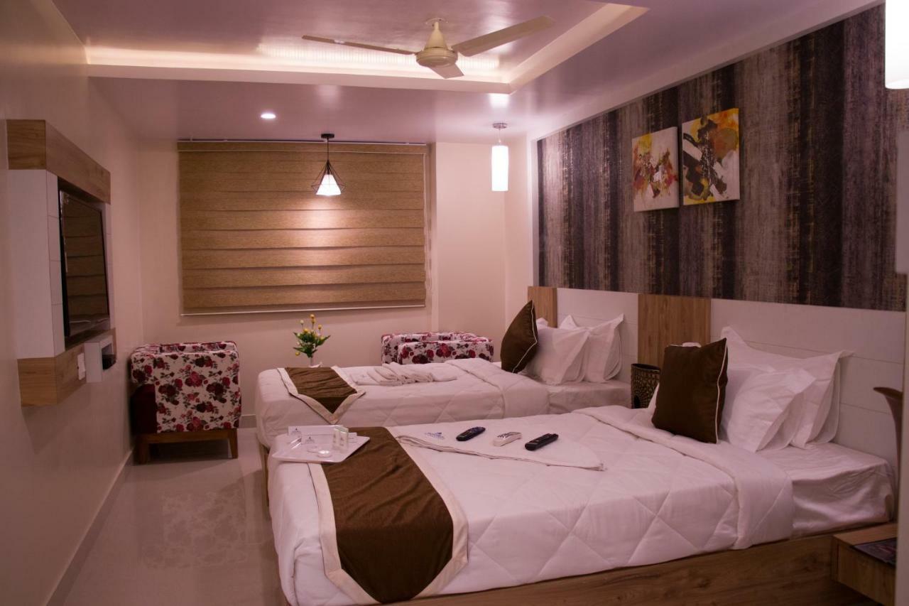 Hotel Monarch International Bangalore Exteriör bild