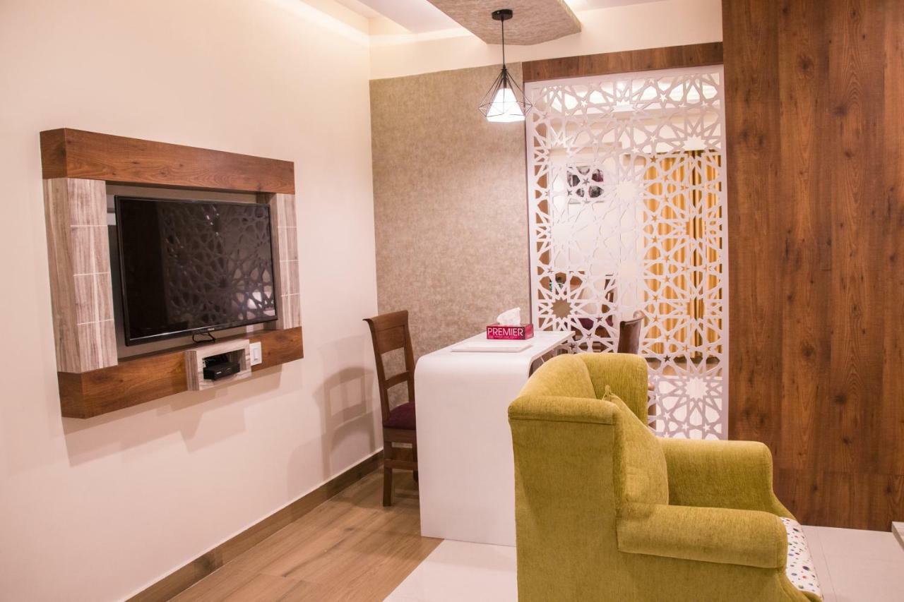 Hotel Monarch International Bangalore Exteriör bild